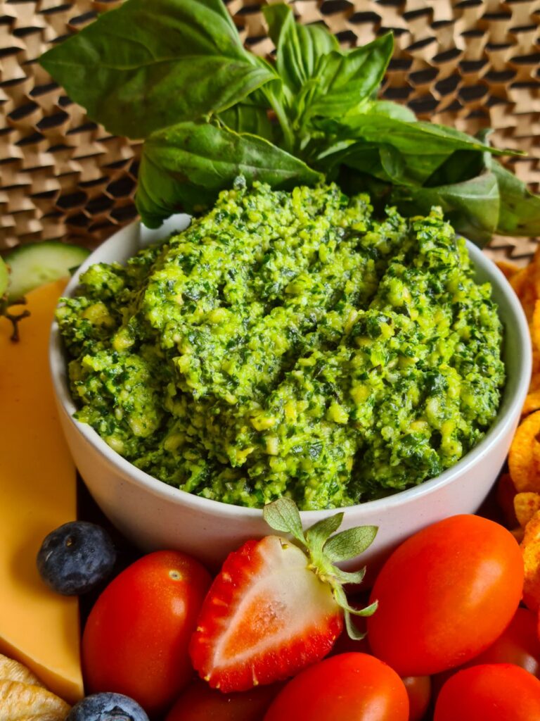 Kael Basil & Cashew Dip